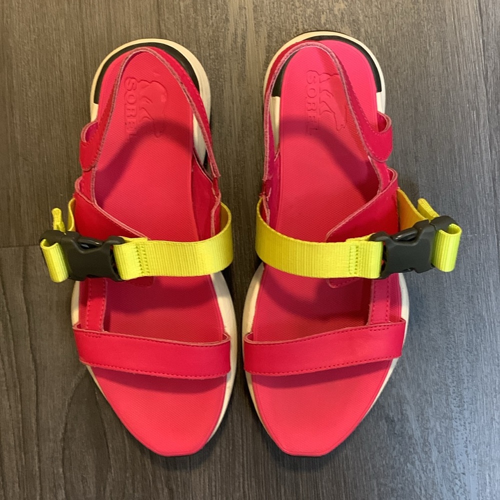 Sorel Kinetic Impact Sling Leather Sandals. Dark pink. Size 8.5 - Picture 6 of 8